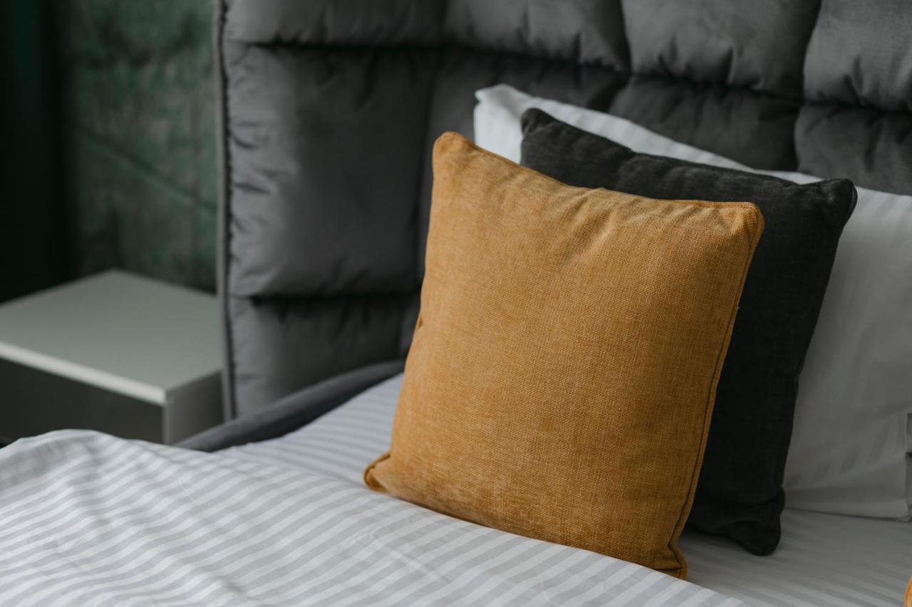 The Forest - Luxe Central Apt With Free Secured Parking Brasov Exterior photo