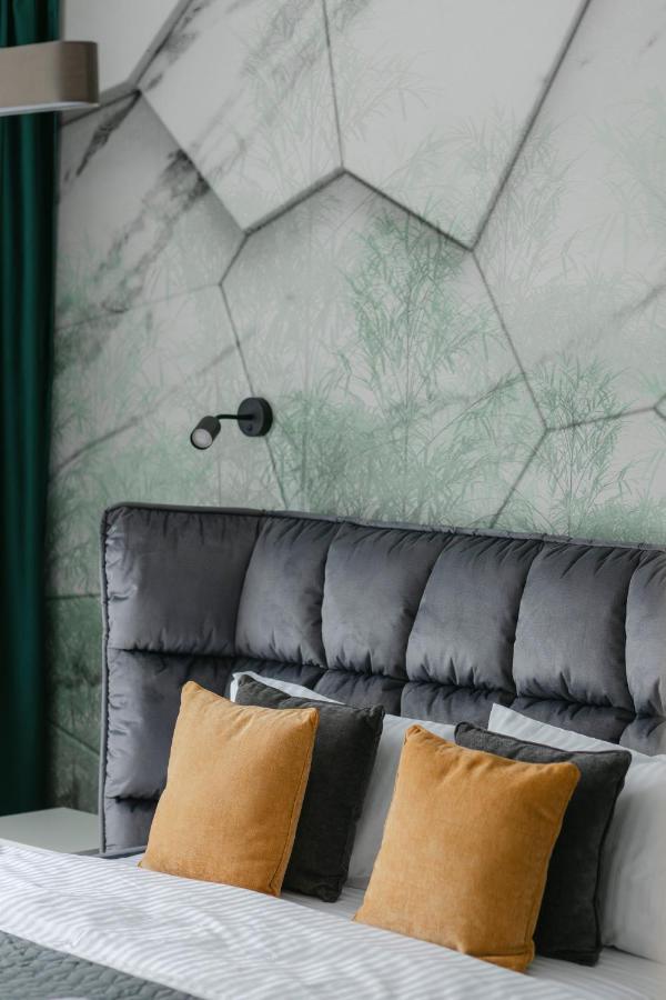 The Forest - Luxe Central Apt With Free Secured Parking Brasov Exterior photo
